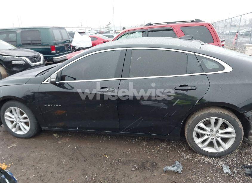Photo 14 of 2018 Chevrolet Malibu LT (VIN 1G1ZD5ST2JF205925)