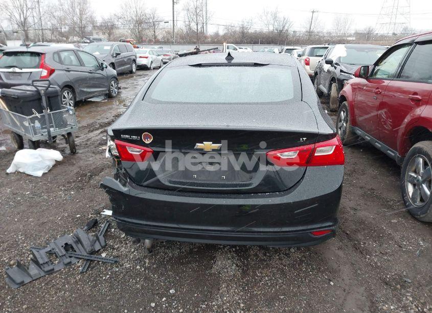 Photo 16 of 2018 Chevrolet Malibu LT (VIN 1G1ZD5ST2JF205925)