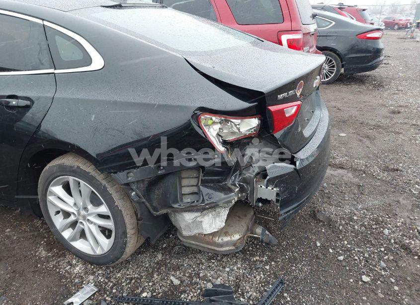 Photo 6 of 2018 Chevrolet Malibu LT (VIN 1G1ZD5ST2JF205925)