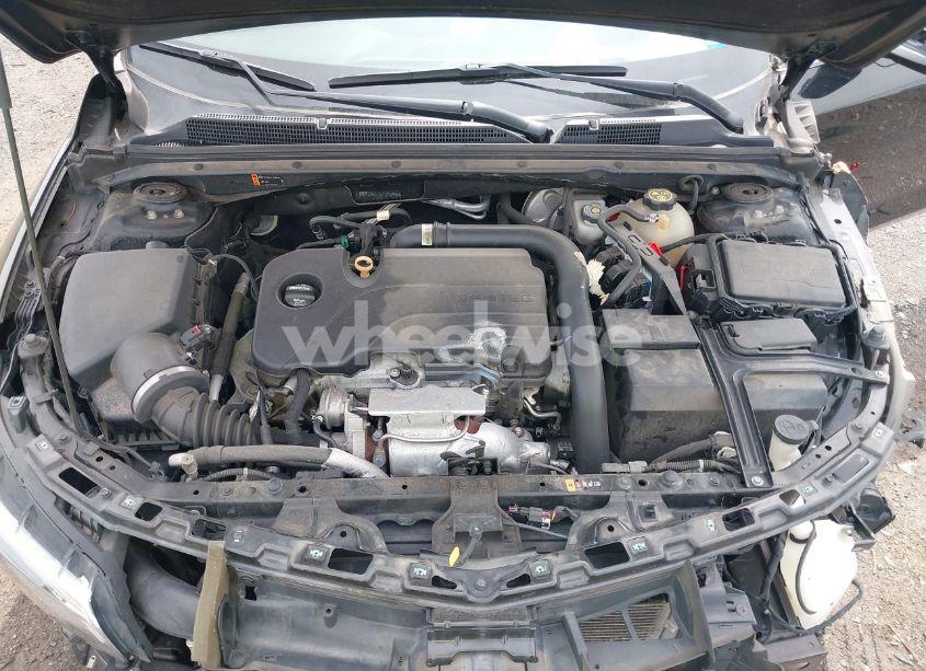 Photo 10 of 2018 Chevrolet Malibu LT (VIN 1G1ZD5ST2JF216455)