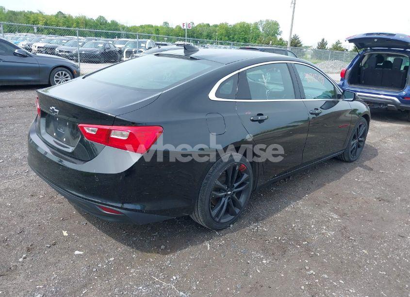 Photo 4 of 2018 Chevrolet Malibu LT (VIN 1G1ZD5ST2JF216455)