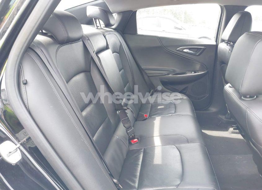 Photo 8 of 2018 Chevrolet Malibu LT (VIN 1G1ZD5ST2JF216455)