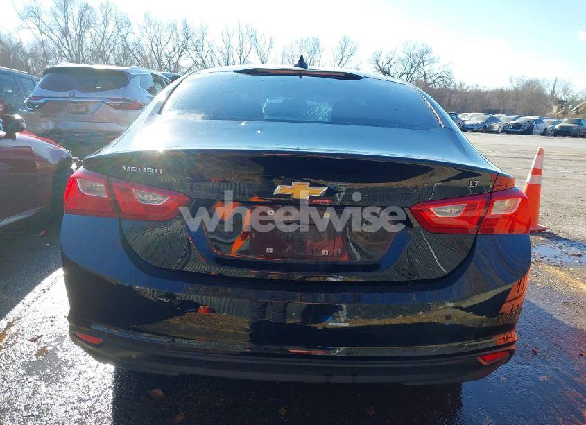 Photo 16 of 2018 Chevrolet Malibu LT (VIN 1G1ZD5ST2JF218206)