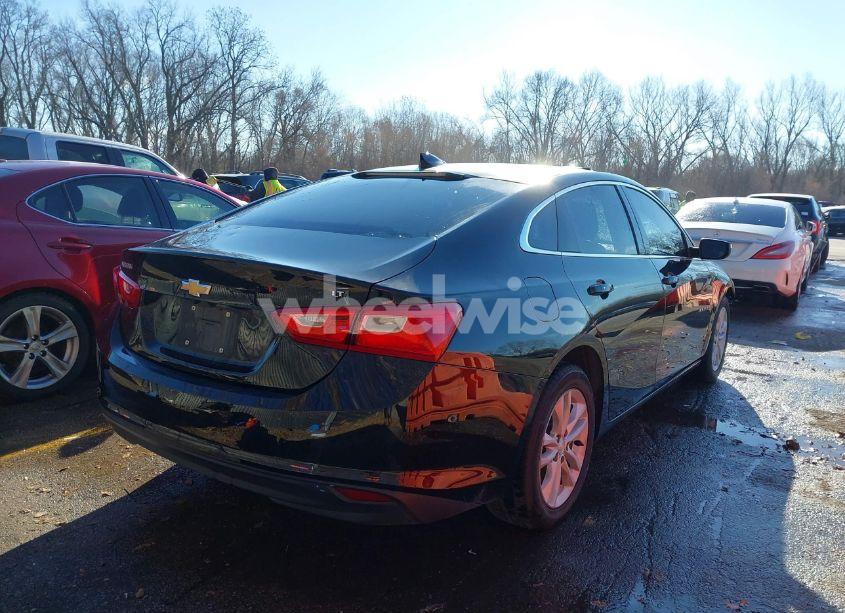 Photo 4 of 2018 Chevrolet Malibu LT (VIN 1G1ZD5ST2JF218206)