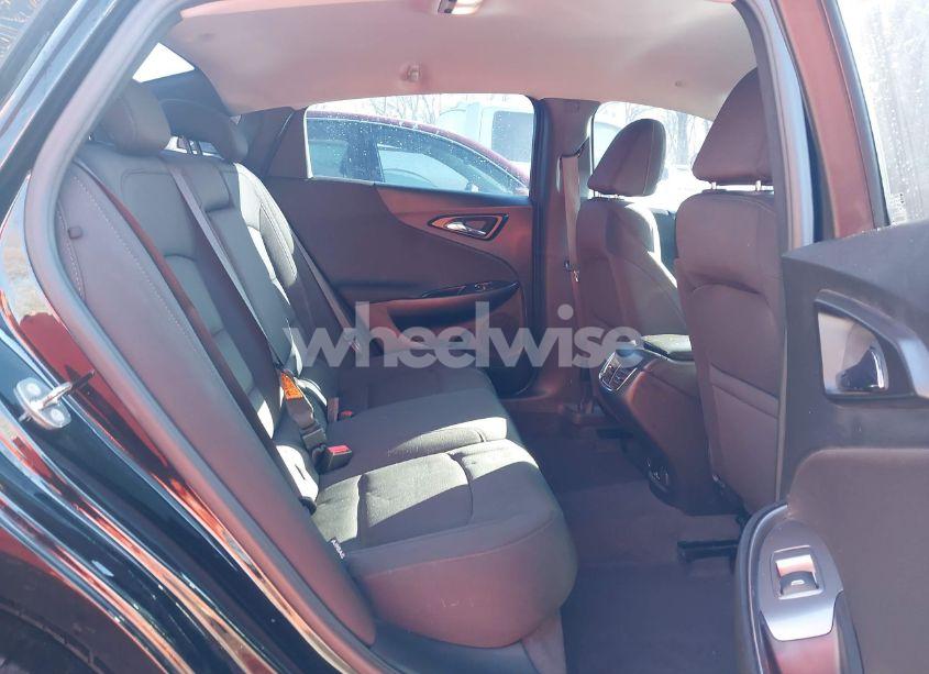 Photo 8 of 2018 Chevrolet Malibu LT (VIN 1G1ZD5ST2JF218206)