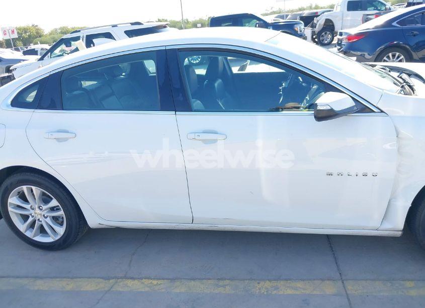 Photo 13 of 2018 Chevrolet Malibu LT (VIN 1G1ZD5ST2JF224488)