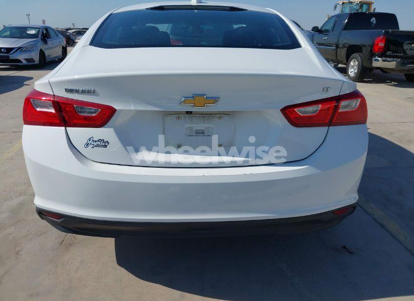 Photo 16 of 2018 Chevrolet Malibu LT (VIN 1G1ZD5ST2JF224488)