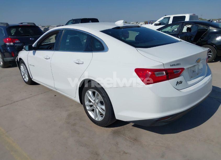 Photo 3 of 2018 Chevrolet Malibu LT (VIN 1G1ZD5ST2JF224488)