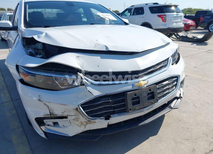 Photo 6 of 2018 Chevrolet Malibu LT (VIN 1G1ZD5ST2JF224488)