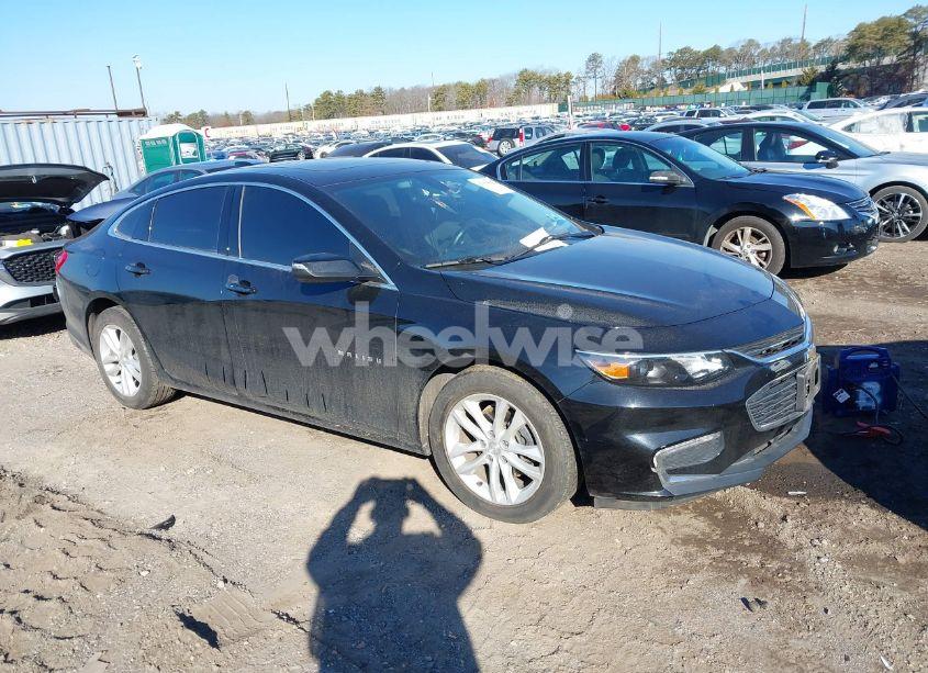 2018 Chevrolet Malibu LT (VIN 1G1ZD5ST2JF235796) main photo