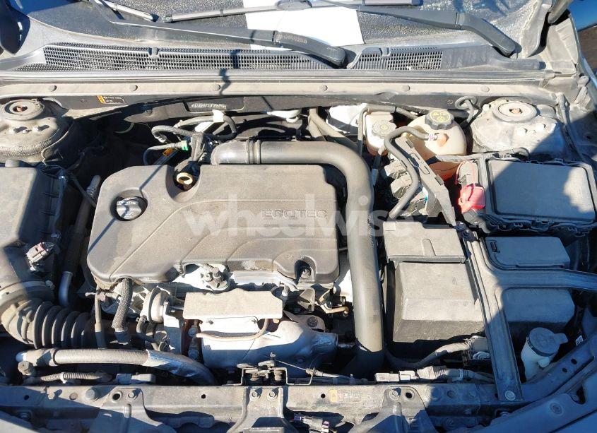 Photo 10 of 2018 Chevrolet Malibu LT (VIN 1G1ZD5ST2JF235796)