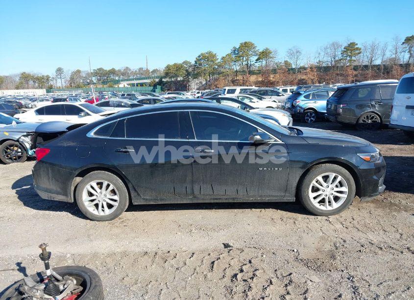 Photo 13 of 2018 Chevrolet Malibu LT (VIN 1G1ZD5ST2JF235796)
