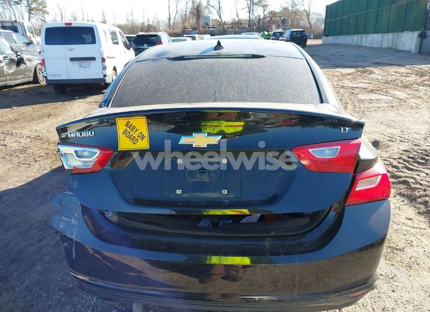Photo 16 of 2018 Chevrolet Malibu LT (VIN 1G1ZD5ST2JF235796)
