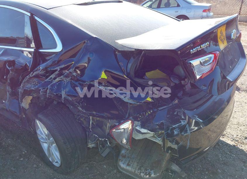 Photo 17 of 2018 Chevrolet Malibu LT (VIN 1G1ZD5ST2JF235796)