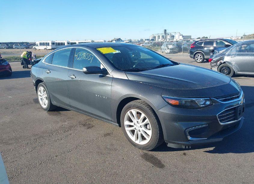 2018 Chevrolet Malibu LT (VIN 1G1ZD5ST2JF241050) main photo
