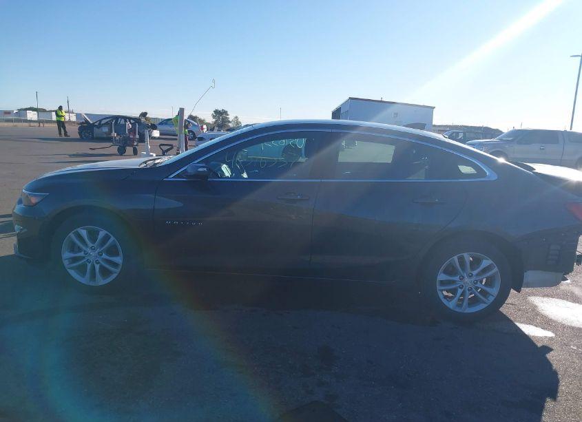 Photo 15 of 2018 Chevrolet Malibu LT (VIN 1G1ZD5ST2JF241050)