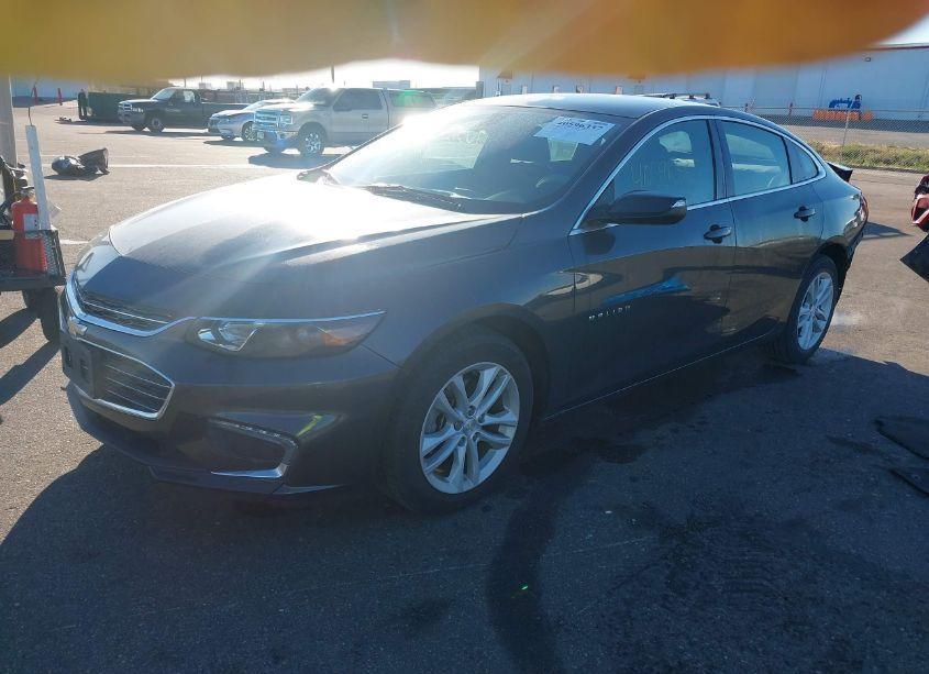 Photo 2 of 2018 Chevrolet Malibu LT (VIN 1G1ZD5ST2JF241050)