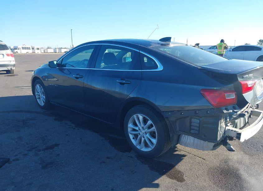 Photo 3 of 2018 Chevrolet Malibu LT (VIN 1G1ZD5ST2JF241050)
