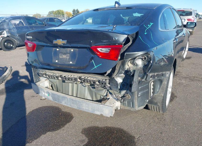 Photo 6 of 2018 Chevrolet Malibu LT (VIN 1G1ZD5ST2JF241050)