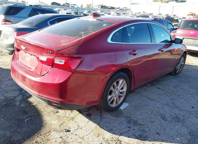 Photo 4 of 2018 Chevrolet Malibu LT (VIN 1G1ZD5ST2JF247687)