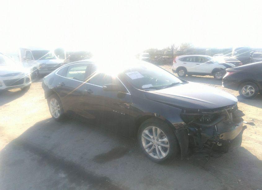 2018 Chevrolet Malibu LT (VIN 1G1ZD5ST2JF252436) main photo