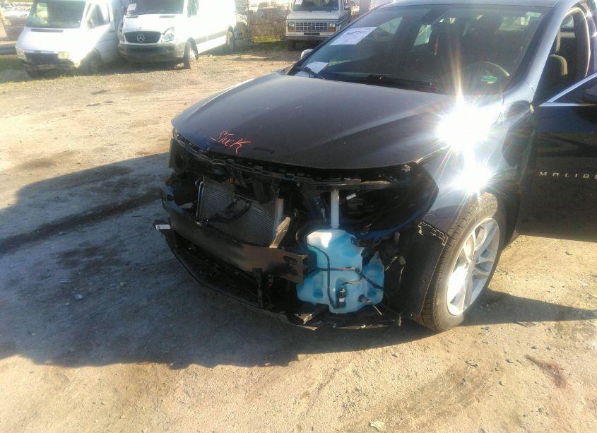 Photo 6 of 2018 Chevrolet Malibu LT (VIN 1G1ZD5ST2JF252436)