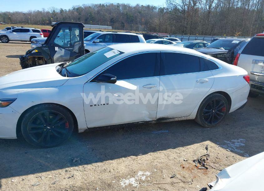 Photo 14 of 2018 Chevrolet Malibu LT (VIN 1G1ZD5ST2JF257183)