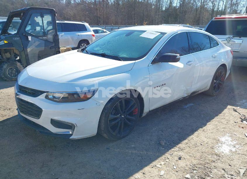 Photo 2 of 2018 Chevrolet Malibu LT (VIN 1G1ZD5ST2JF257183)