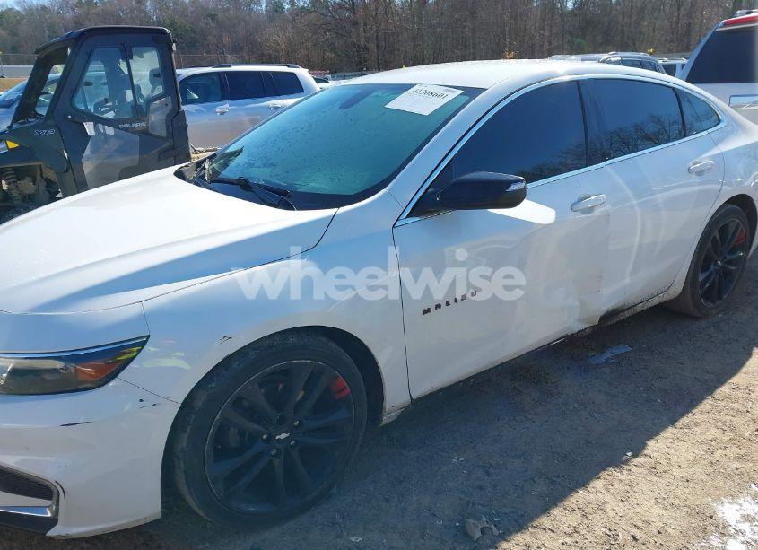 Photo 6 of 2018 Chevrolet Malibu LT (VIN 1G1ZD5ST2JF257183)