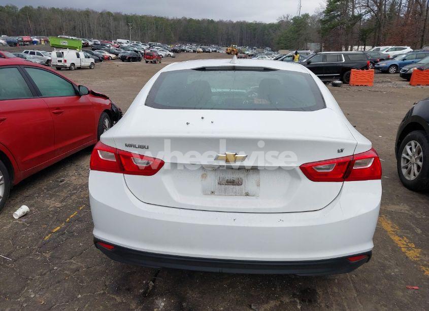 Photo 16 of 2018 Chevrolet Malibu LT (VIN 1G1ZD5ST2JF270743)