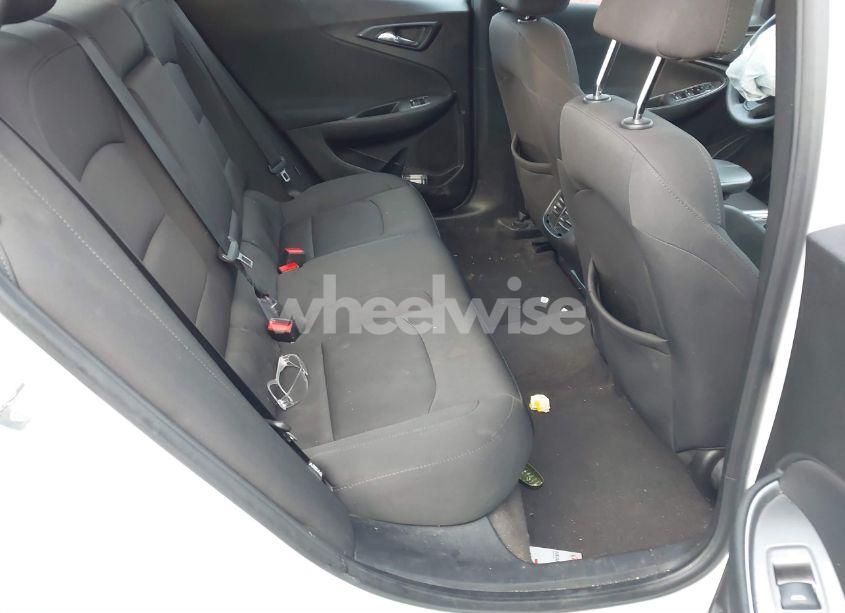 Photo 8 of 2018 Chevrolet Malibu LT (VIN 1G1ZD5ST2JF270743)