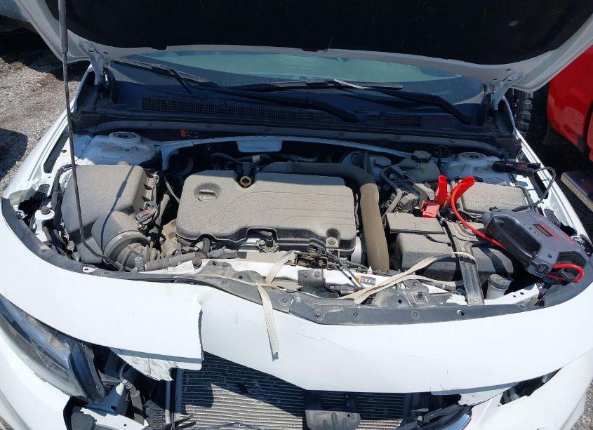 Photo 10 of 2018 Chevrolet Malibu LT (VIN 1G1ZD5ST2JF292886)