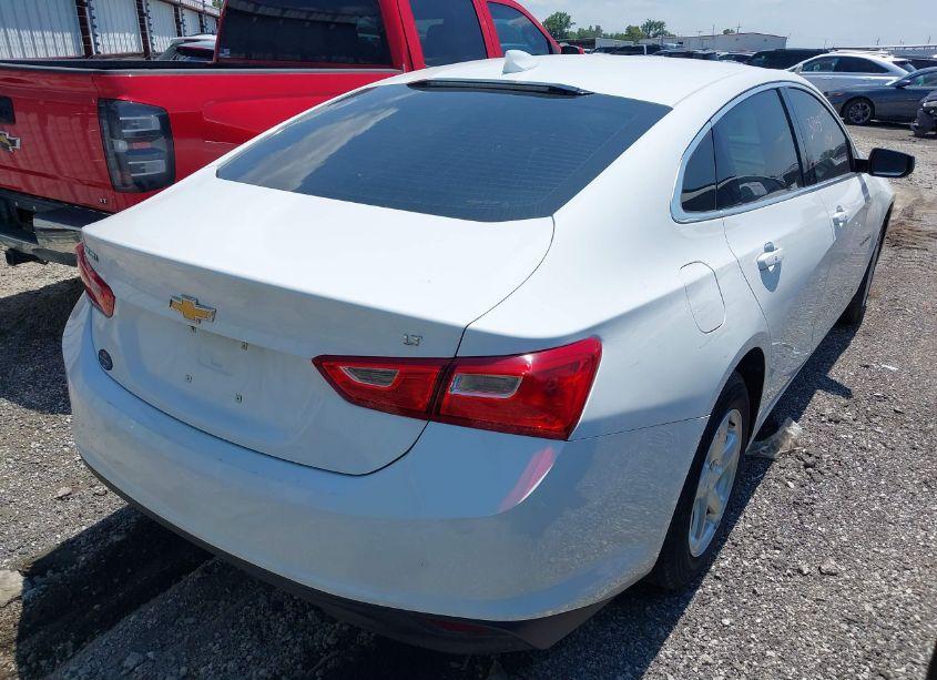 Photo 4 of 2018 Chevrolet Malibu LT (VIN 1G1ZD5ST2JF292886)