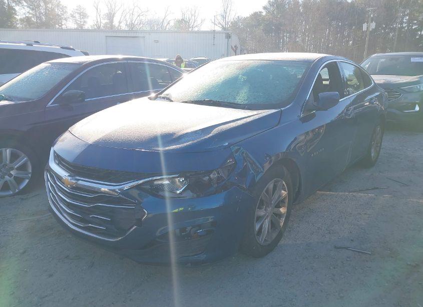Photo 2 of 2019 Chevrolet Malibu LT (VIN 1G1ZD5ST2KF105048)