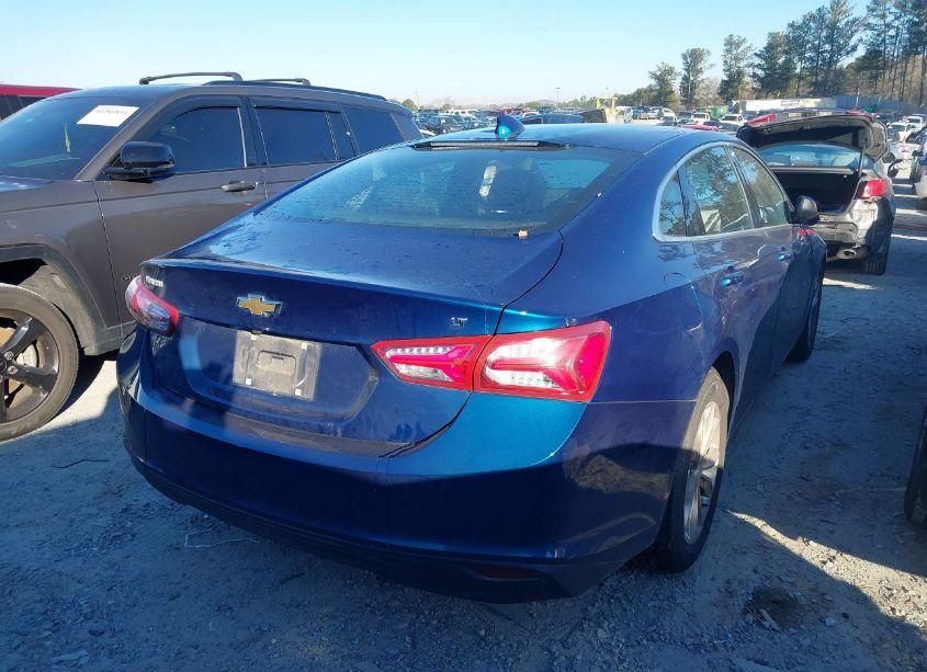 Photo 4 of 2019 Chevrolet Malibu LT (VIN 1G1ZD5ST2KF105048)