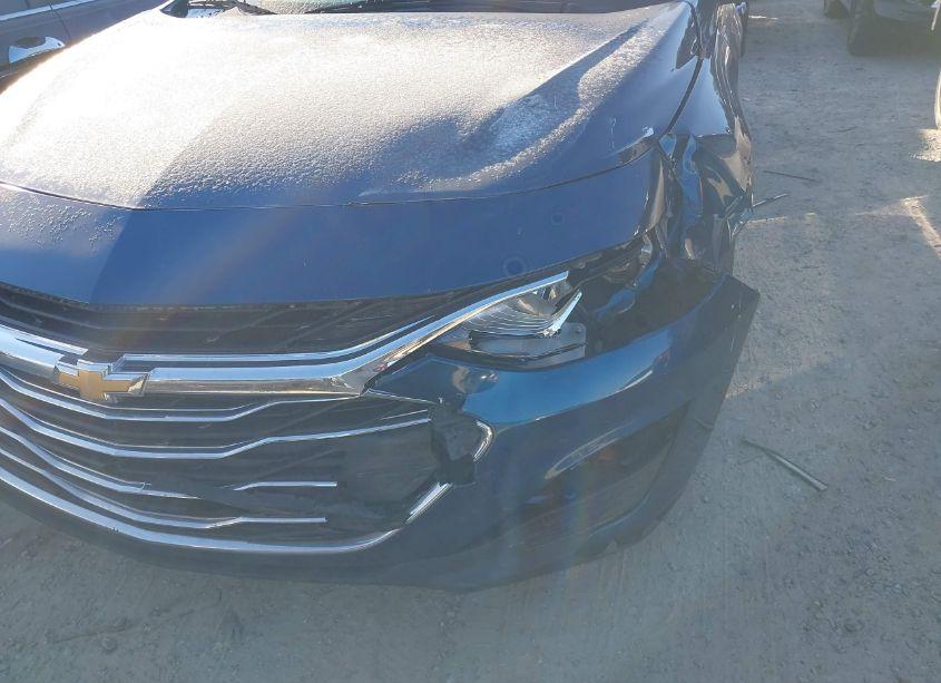 Photo 6 of 2019 Chevrolet Malibu LT (VIN 1G1ZD5ST2KF105048)