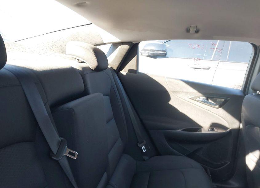 Photo 8 of 2019 Chevrolet Malibu LT (VIN 1G1ZD5ST2KF105048)