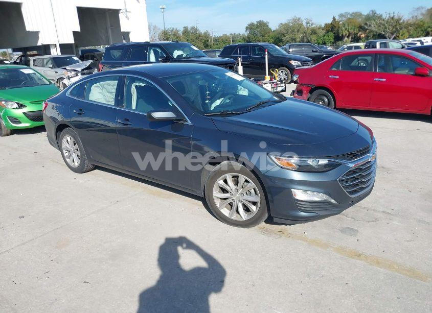 2019 Chevrolet Malibu LT (VIN 1G1ZD5ST2KF106216) main photo