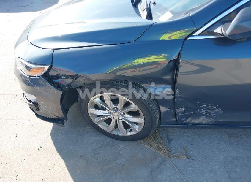 Photo 6 of 2019 Chevrolet Malibu LT (VIN 1G1ZD5ST2KF106216)