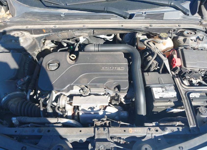 Photo 10 of 2019 Chevrolet Malibu LT (VIN 1G1ZD5ST2KF111237)