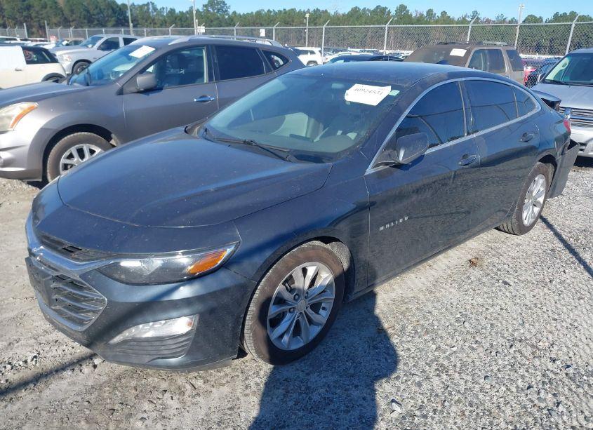 Photo 2 of 2019 Chevrolet Malibu LT (VIN 1G1ZD5ST2KF111237)
