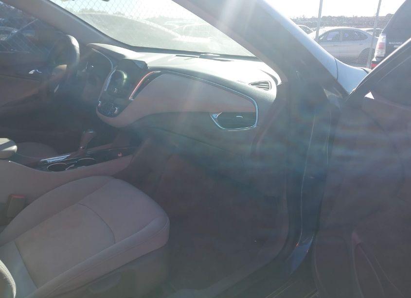 Photo 5 of 2019 Chevrolet Malibu LT (VIN 1G1ZD5ST2KF111237)