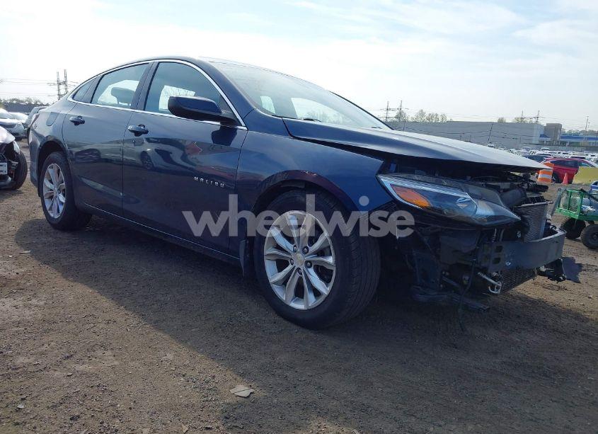 2019 Chevrolet Malibu LT (VIN 1G1ZD5ST2KF111934) main photo