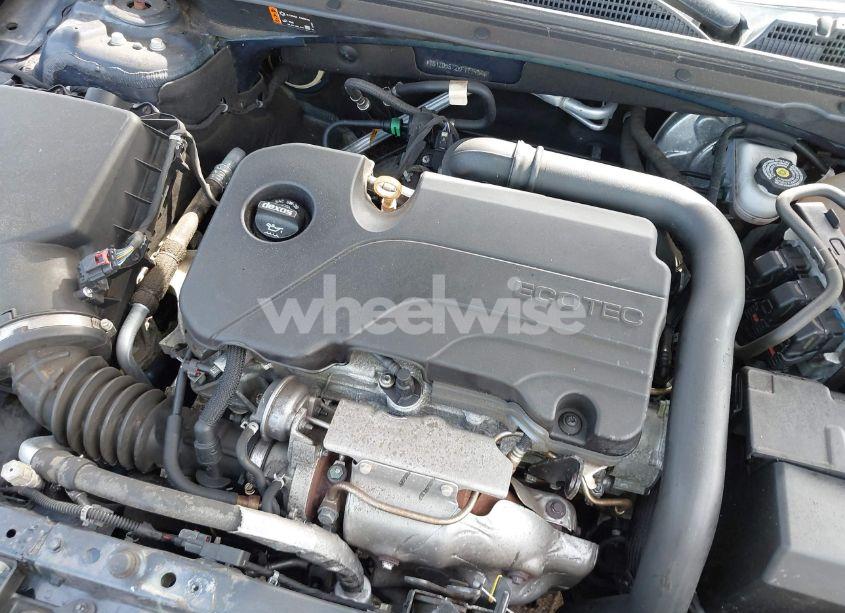 Photo 10 of 2019 Chevrolet Malibu LT (VIN 1G1ZD5ST2KF111934)