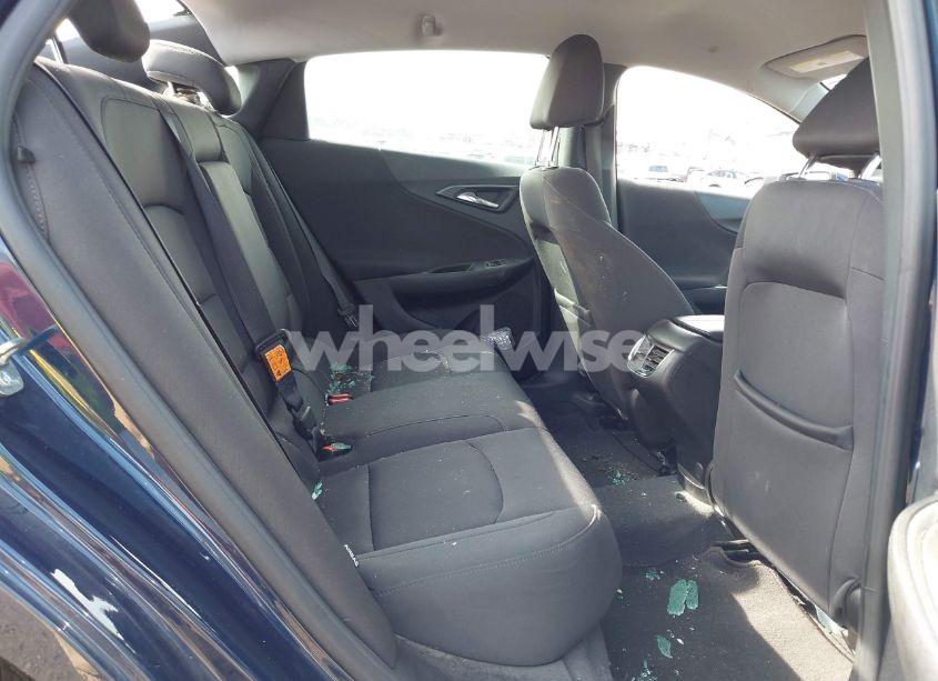 Photo 8 of 2019 Chevrolet Malibu LT (VIN 1G1ZD5ST2KF111934)