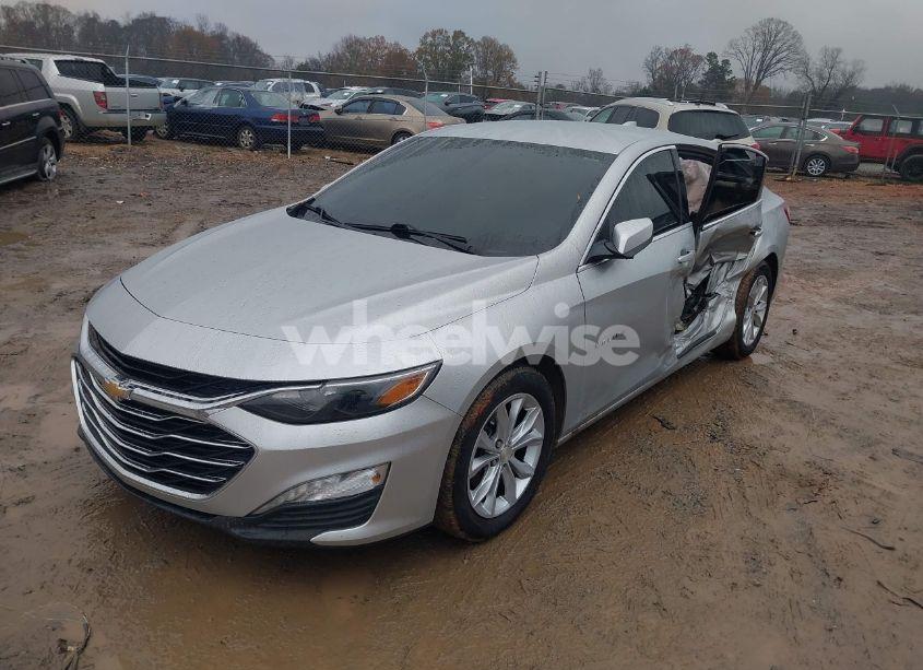 Photo 2 of 2019 Chevrolet Malibu LT (VIN 1G1ZD5ST2KF117622)