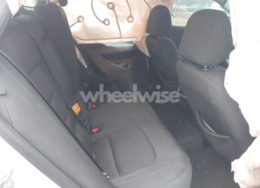 Photo 8 of 2019 Chevrolet Malibu LT (VIN 1G1ZD5ST2KF117622)