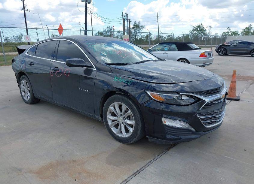 2019 Chevrolet Malibu LT (VIN 1G1ZD5ST2KF137210) main photo
