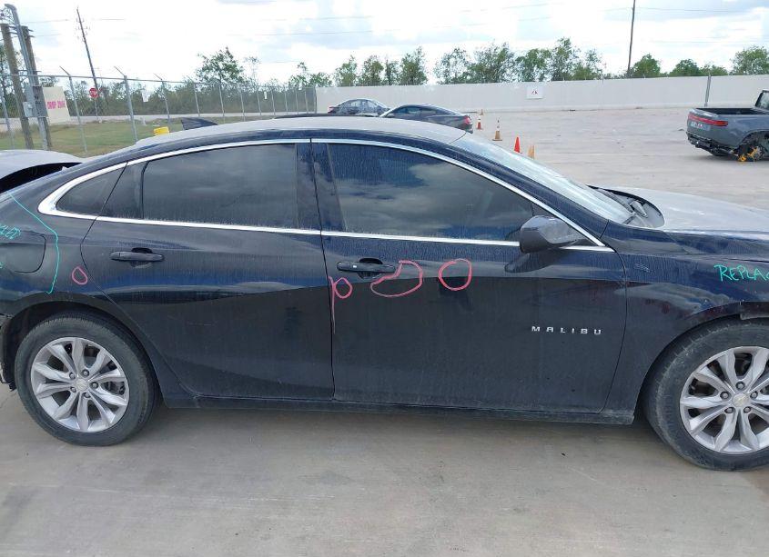 Photo 13 of 2019 Chevrolet Malibu LT (VIN 1G1ZD5ST2KF137210)