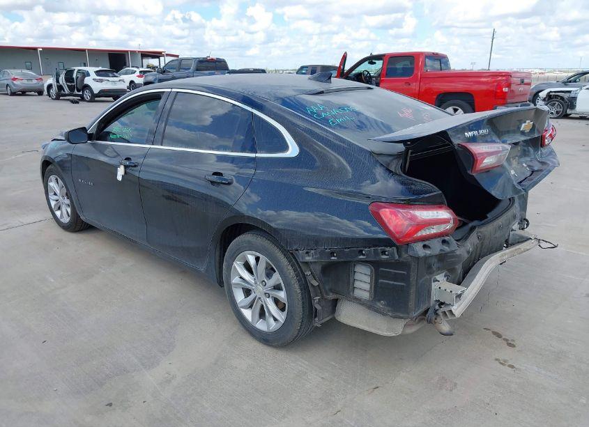 Photo 3 of 2019 Chevrolet Malibu LT (VIN 1G1ZD5ST2KF137210)